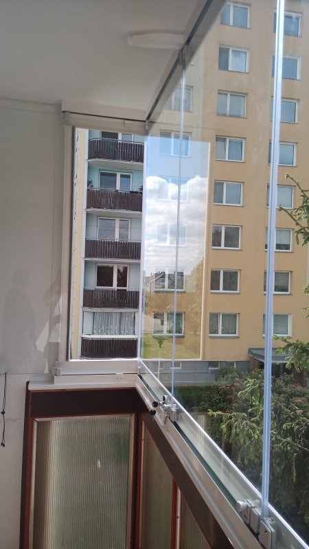 bezrámové zasklení AluVista